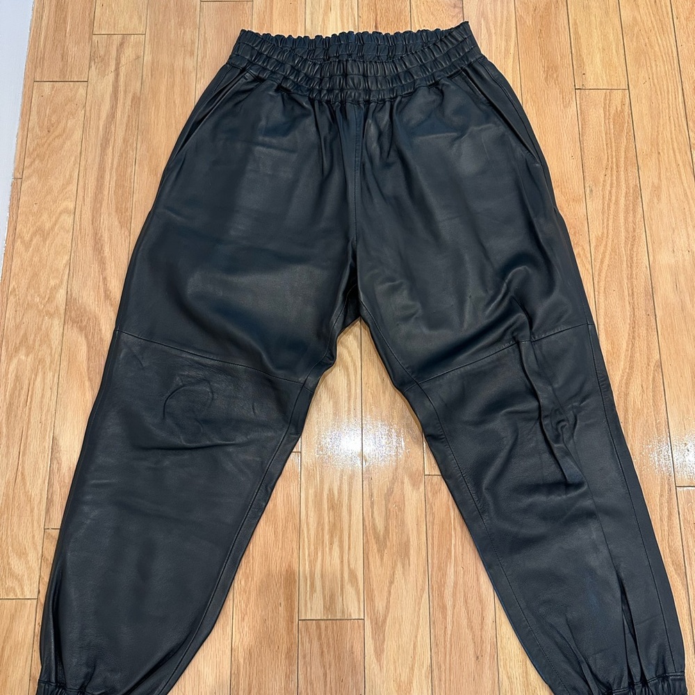 GSTQ Black Leather Jogger Pants